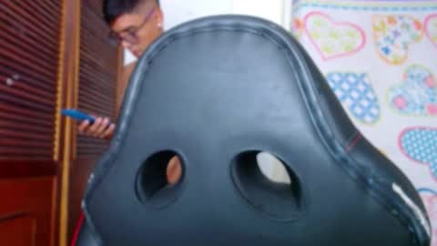 Snapshot of lion_grr chatting on November 22, 11:26 pm lion_grr online show from November 22, 11:26 pm