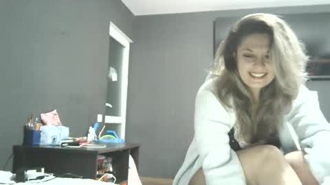 Snapshot of lionessmom chatting on March 2, 11:00 pm lionessmom online show from March 2, 11:00 pm