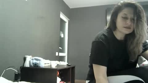 lionessmom online show from April 25, 2:14 am