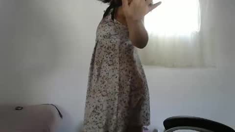 liora online show from February 20, 6:37 am