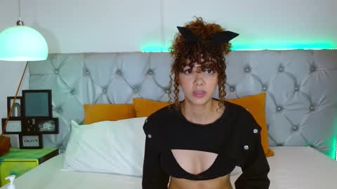 Eliza Moreau online show from February 14, 2:14 pm