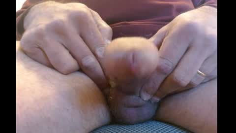 lip_balm online show from April 4, 8:28 pm