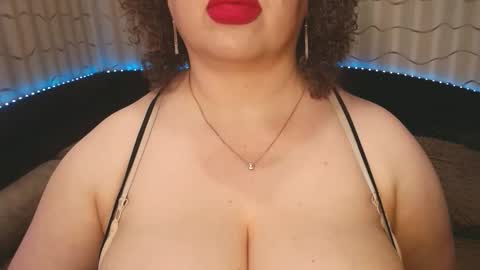 Snapshot of lipsaddiction chatting on January 16, 10:36 pm LIpsAddiction online show from January 16, 10:36 pm