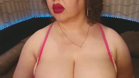 Snapshot of lipsaddiction chatting on January 31, 11:14 pm LIpsAddiction online show from January 31, 11:14 pm