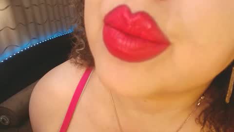 Snapshot of lipsaddiction chatting on February 4, 11:53 pm LIpsAddiction online show from February 4, 11:53 pm