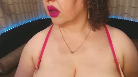 Snapshot of lipsaddiction chatting on February 11, 3:50 pm LIpsAddiction online show from February 11, 3:50 pm