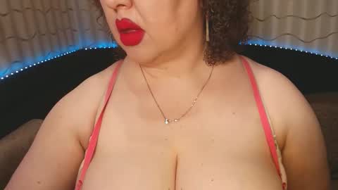 Snapshot of lipsaddiction chatting on February 16, 1:18 pm LIpsAddiction online show from February 16, 1:18 pm