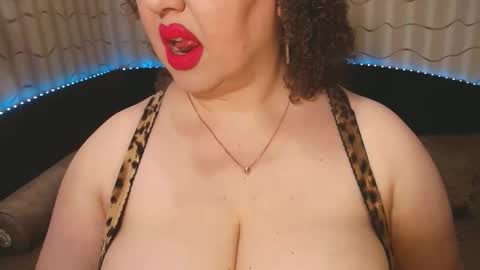 Snapshot of lipsaddiction chatting on February 19, 2:46 pm LIpsAddiction online show from February 19, 2:46 pm