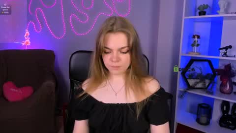 Snapshot of lira_loss chatting on August 4, 7:16 pm Lira online show from August 4, 7:16 pm