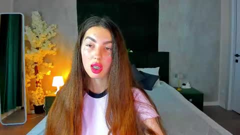 Lira revery online show from November 17, 1:00 am