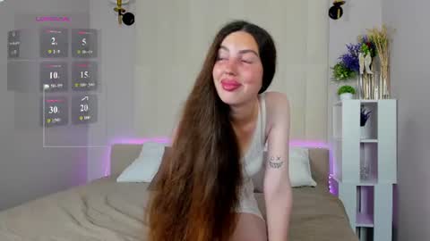 Snapshot of lira_revery chatting on July 12, 12:01 am Lira revery online show from July 12, 12:01 am