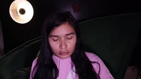 Snapshot of lireesa chatting on February 4, 5:13 am Lire online show from February 4, 5:13 am