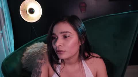 Snapshot of lireesa chatting on February 5, 4:50 am Lire online show from February 5, 4:50 am