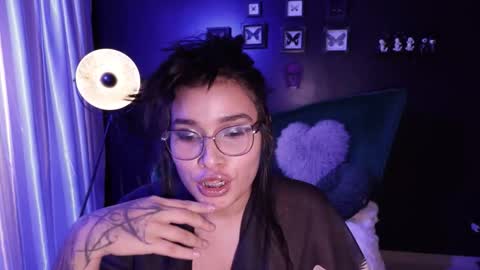 Snapshot of lireesa chatting on March 21, 8:19 am Lire online show from March 21, 8:19 am