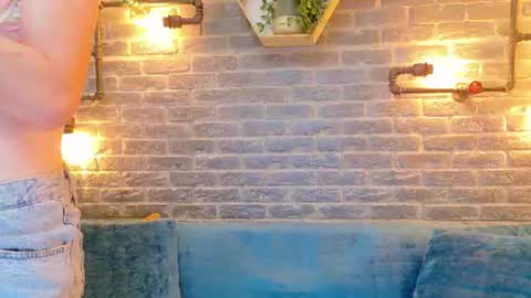 Snapshot of lisa_caprice chatting on July 19, 4:16 am Lisa Caprice online show from July 19, 4:16 am