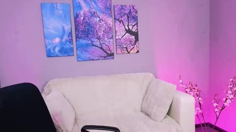 Snapshot of lisa_dark_ chatting on November 10, 10:36 am Lisa online show from November 10, 10:36 am