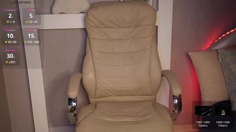 Snapshot of lisa_elfy chatting on November 24, 3:01 pm lisa_elfy online show from November 24, 3:01 pm