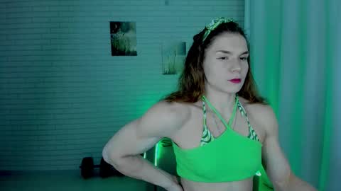 lisa online show from December 4, 9:45 pm