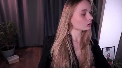 Elisabeth or Lisa online show from November 2, 8:44 pm