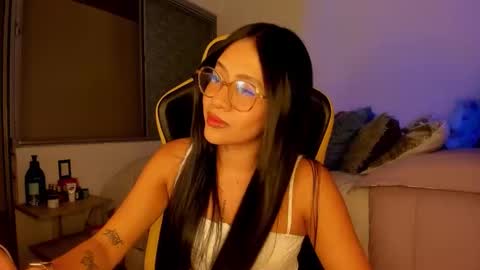 Lisa Thompson online show from November 8, 2:34 am