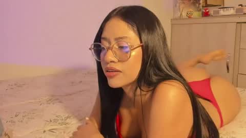 Lisa Thompson online show from April 18, 1:20 am