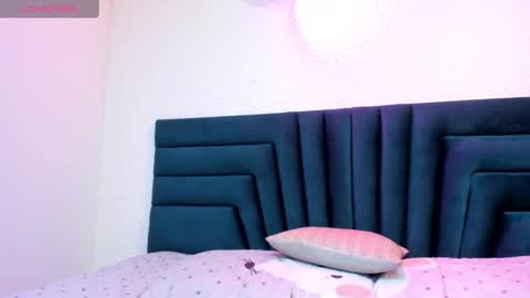 lisa white  online show from January 6, 12:16 am