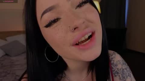 Snapshot of lisaaaliss chatting on May 7, 10:42 am lisaaaliss online show from May 7, 10:42 am
