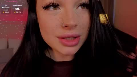 Snapshot of lisaaaliss chatting on May 15, 11:17 am lisaaaliss online show from May 15, 11:17 am