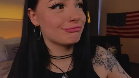 Snapshot of lisaaaliss chatting on May 20, 10:54 am lisaaaliss online show from May 20, 10:54 am