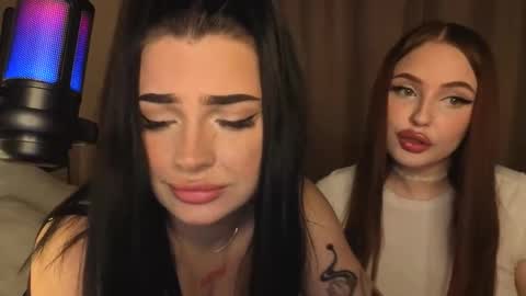 Lisa and Den online show from October 25, 1:07 pm