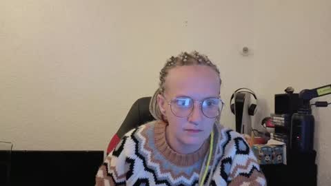 Lisa and Thomas online show from April 16, 3:40 am