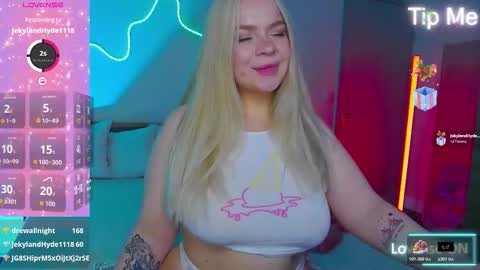 Lisa online show from December 18, 4:02 pm