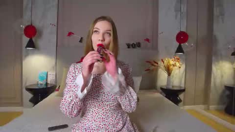 Lisa online show from February 15, 7:51 am