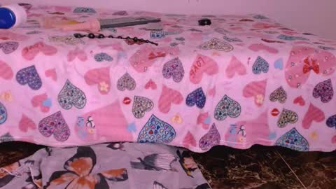 Snapshot of lisagirlnice19 chatting on February 21, 2:07 pm lisagirlnice19 online show from February 21, 2:07 pm