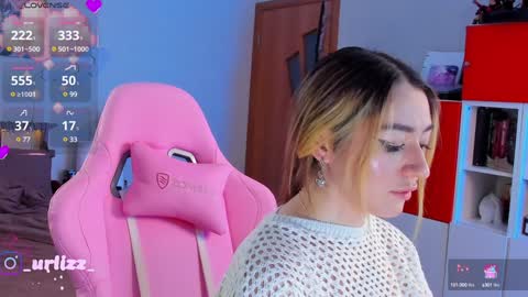 Snapshot of lisamayson chatting on December 2, 9:28 pm LISA online show from December 2, 9:28 pm