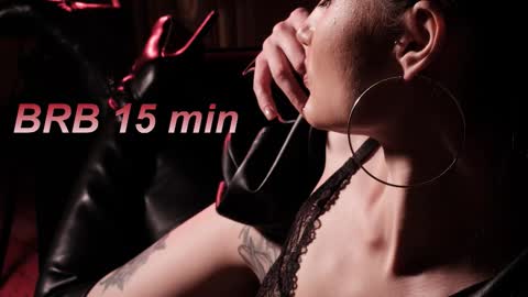 Lisa Moore online show from September 15, 4:56 am