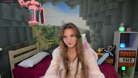 Snapshot of lisaporters chatting on February 11, 12:49 am Lisa online show from February 11, 12:49 am