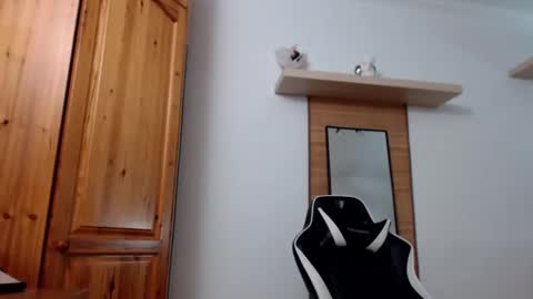 Snapshot of lisaskybaby chatting on February 19, 11:06 am Lisaskybaby online show from February 19, 11:06 am