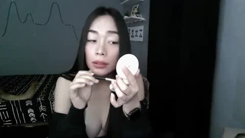 Snapshot of lisawagner07 chatting on February 24, 5:44 pm Xinli Su online show from February 24, 5:44 pm