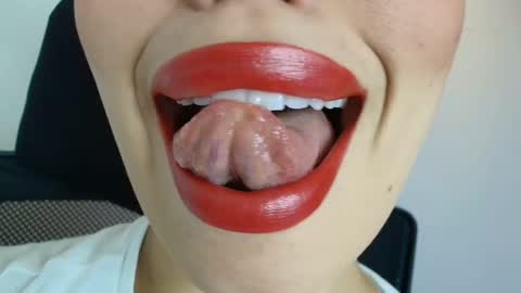 Snapshot of lisbet_21x chatting on October 9, 12:52 am Lisbet online show from October 9, 12:52 am