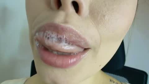 Snapshot of lisbet_21x chatting on October 20, 10:32 pm Lisbet online show from October 20, 10:32 pm