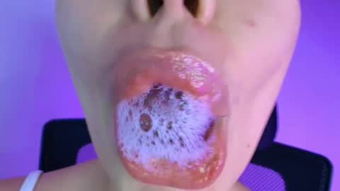 Snapshot of lisbet_21x chatting on October 30, 10:32 pm Lisbet online show from October 30, 10:32 pm