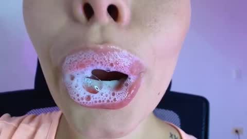 Snapshot of lisbet_21x chatting on November 21, 10:41 pm Lisbet online show from November 21, 10:41 pm