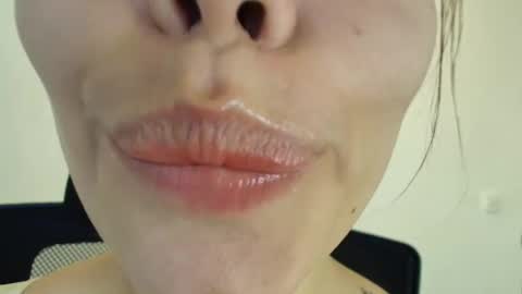 Snapshot of lisbet_21x chatting on November 30, 2:54 pm Lisbet online show from November 30, 2:54 pm