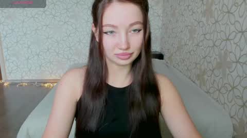 Snapshot of lissa_cristal_ chatting on May 31, 9:38 am lissa_cristal_ online show from May 31, 9:38 am
