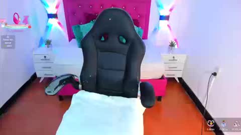 L I S S A  online show from September 21, 12:01 am