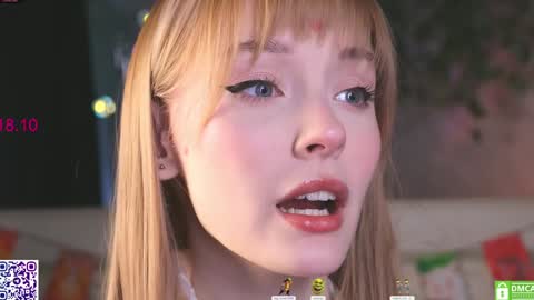 Snapshot of lissa_meooow chatting on October 18, 5:43 am your Liza again. Next stream Dec. 1 at 2 or 3 GMT online show from October 18, 5:43 am