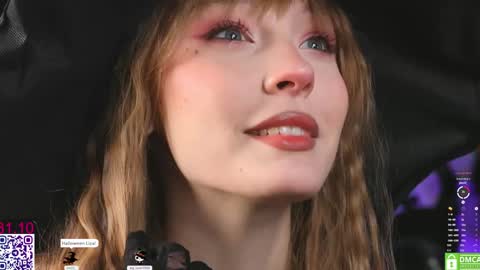 Snapshot of lissa_meooow chatting on October 31, 6:25 am your Liza again. Next stream Dec. 1 at 2 or 3 GMT online show from October 31, 6:25 am