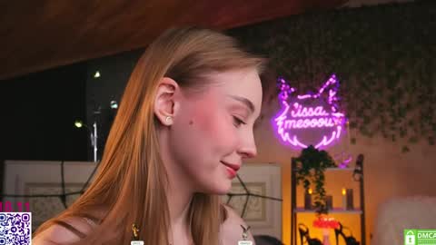 Snapshot of lissa_meooow chatting on November 18, 5:45 am your Liza again. Next stream Dec. 1 at 2 or 3 GMT online show from November 18, 5:45 am