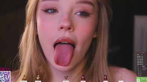 Snapshot of lissa_meooow chatting on November 29, 5:54 am your Liza again. Next stream Dec. 1 at 2 or 3 GMT online show from November 29, 5:54 am